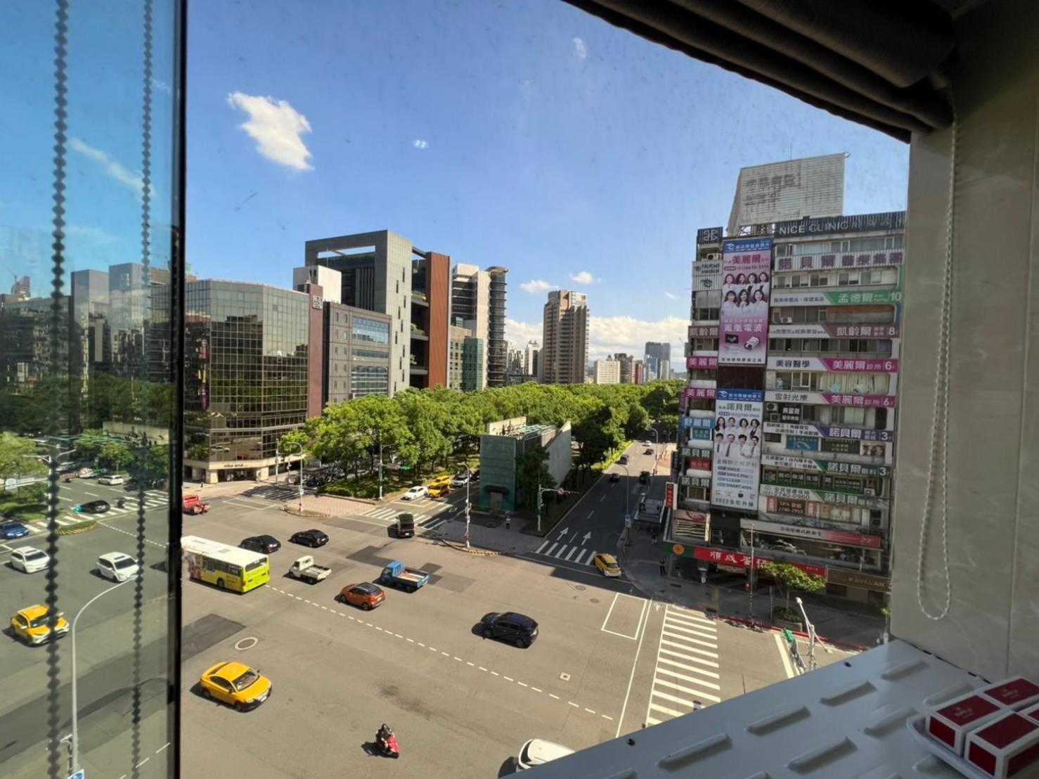 Meworld Hotel - Daan Taipeh Exterior foto
